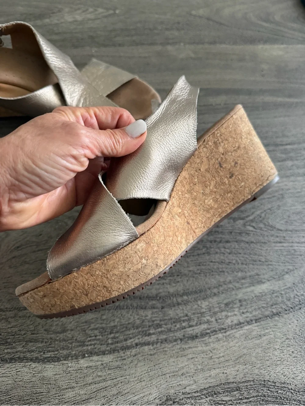 Clarks slingback wedge